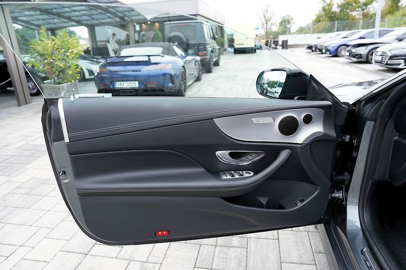 Mercedes-Benz Třídy E E 450 AMG 4Matic+, 370PS - fotka 14 z 43