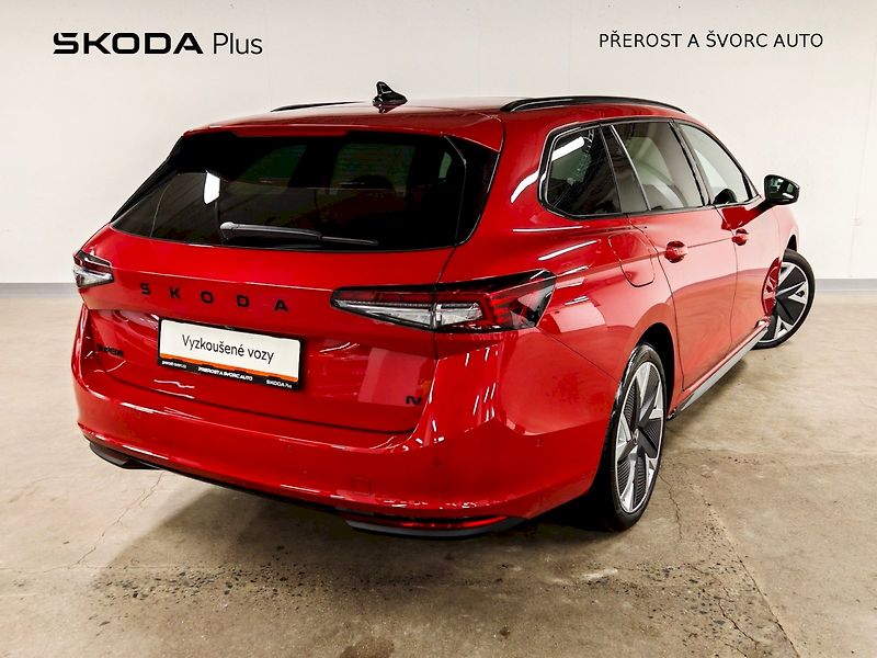 Škoda Superb (2025) Combi iV 1.5 TSI 150 kW DSG Sp - fotka 2 z 35
