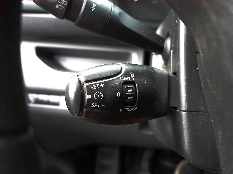Peugeot Expert (2018) 2.0 BlueHDi, Bus, 9Míst, ČR - fotka 18 z 19