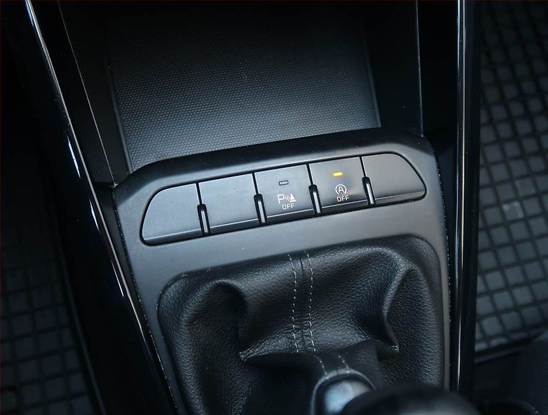 Kia Stonic (2020) 1.0 T-GDI, ČR,1.maj - fotka 19 z 23