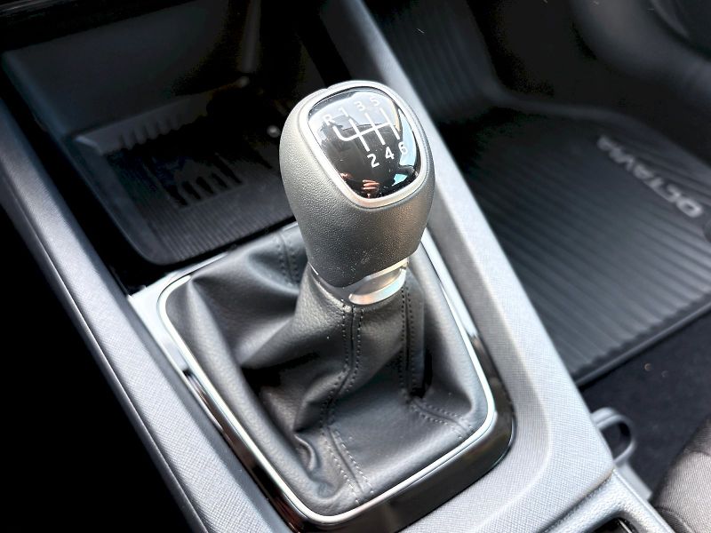 Škoda Octavia (2025) Combi 1.5 TSI / 85 kW / SELECT - fotka 29 z 31
