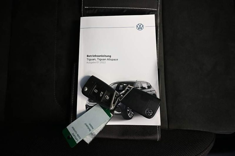 Volkswagen Tiguan Allspace (2023) 2.0 DSG LED 7Míst ACC Virtual - fotka 30 z 32
