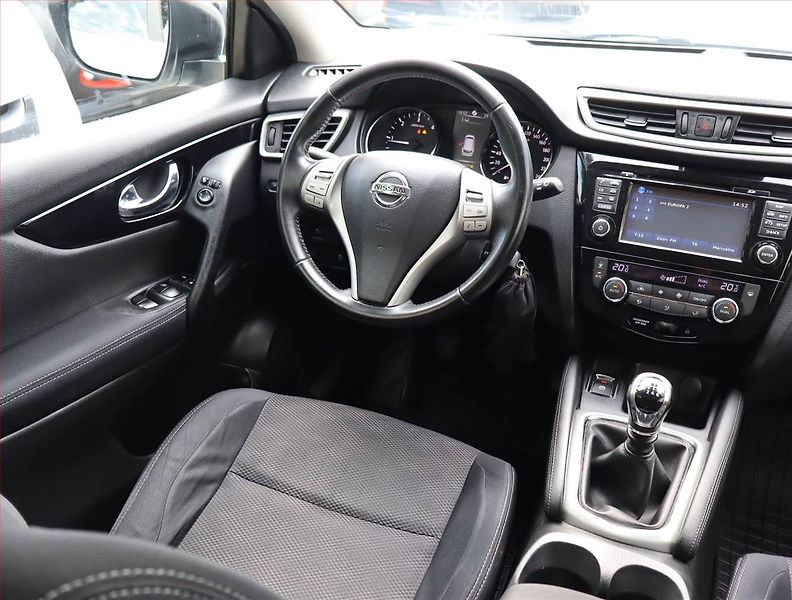 Nissan Qashqai (2016) 1.5 dCi, Serv.kniha, Navi - fotka 7 z 17
