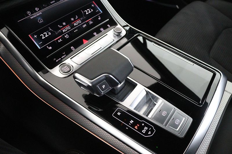 Audi Q7 S LINE 50 TDI QUATTRO - fotka 19 z 26