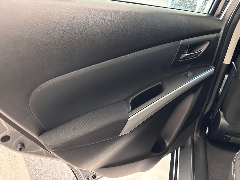Suzuki SX4 S-Cross Comfort+ 4x4 Navigace /Xenony - fotka 19 z 29