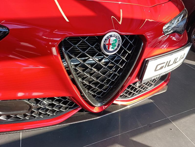 Alfa Romeo Giulia (2026) Quadrifoglio 2.9 V6 Turbo 520K - fotka 19 z 36