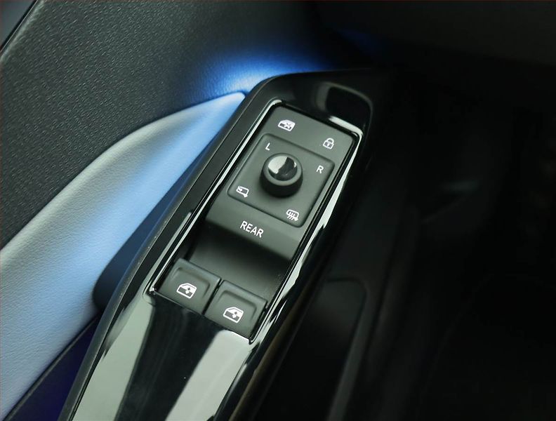 Volkswagen ID.3 (2023) Pro Perf. (62 kWh), SoH 89% - fotka 16 z 18