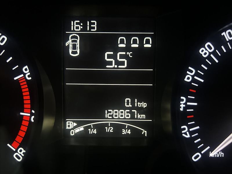 Škoda Fabia 1,0   TSI 70kW - fotka 12 z 20