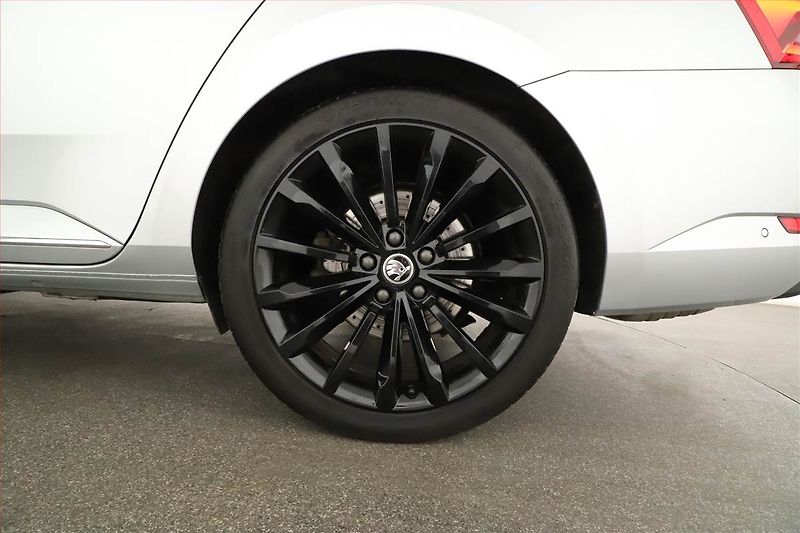 Škoda Superb (2022) Laurin&Klement 2.0 TDI - fotka 25 z 25