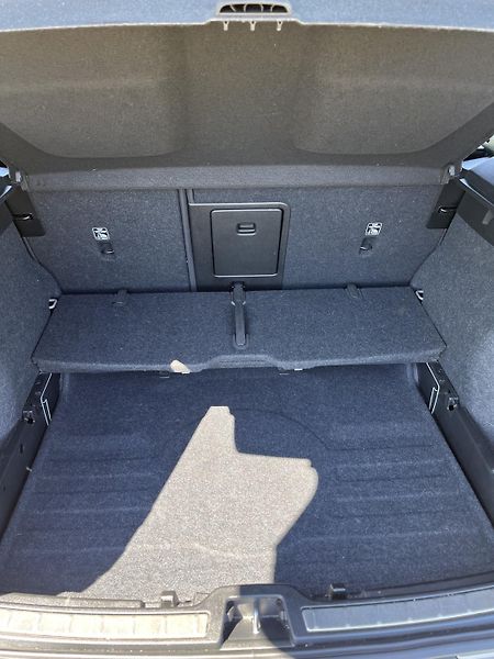 Volvo XC40 (2022) B3 FWD AUT PLUS 1. MAJITEL - fotka 17 z 23