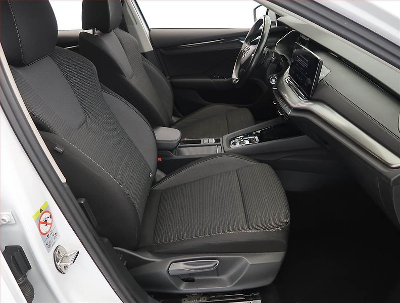 Škoda Octavia (2021) 2.0 TDI, Automat, Navi - fotka 9 z 26