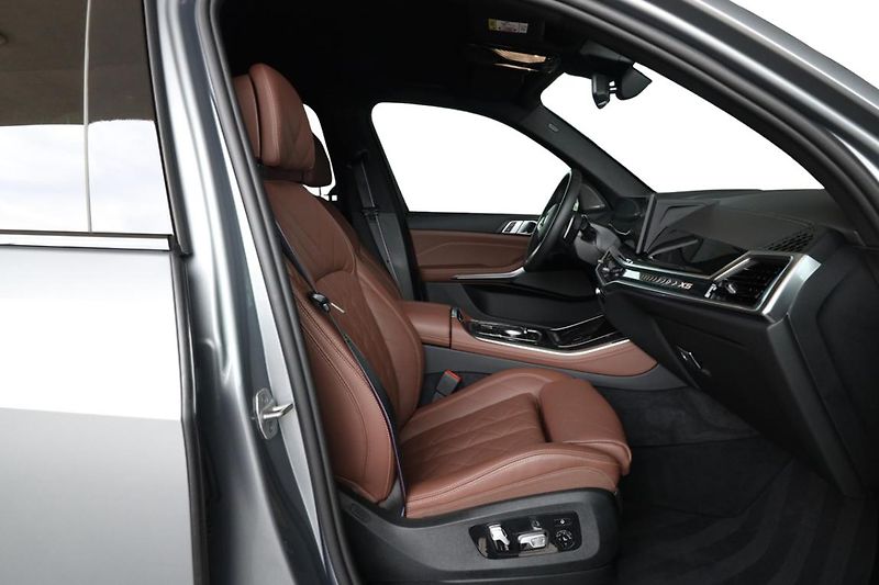BMW X5 xDrive30d - fotka 26 z 33