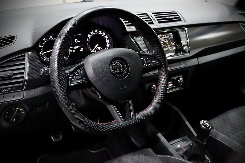 Škoda Fabia 3 Combi 81 kW Monte Carlo - fotka 12 z 31
