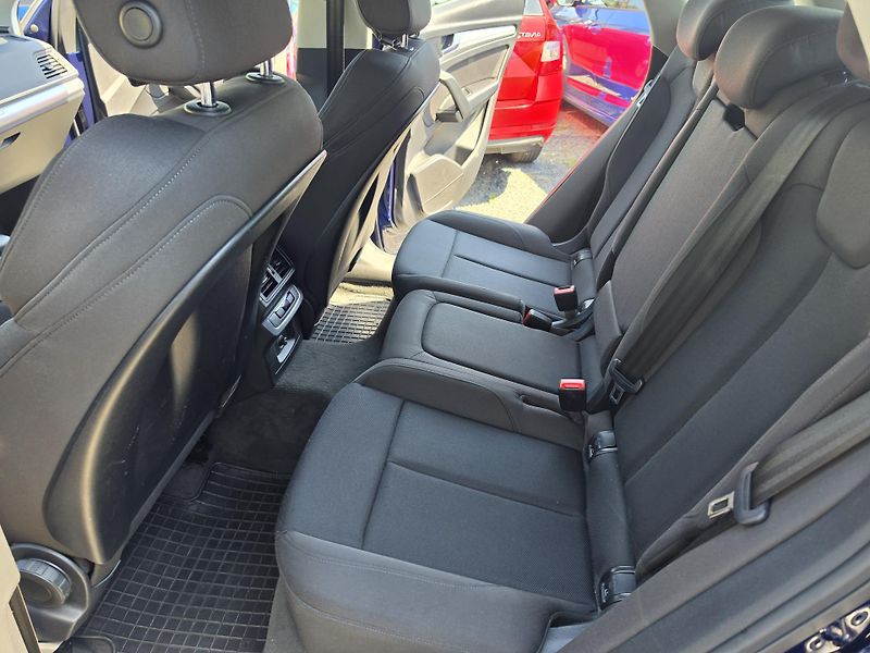 Audi Q5 2.0 TFSI S-Line Hybrid  - fotka 11 z 21