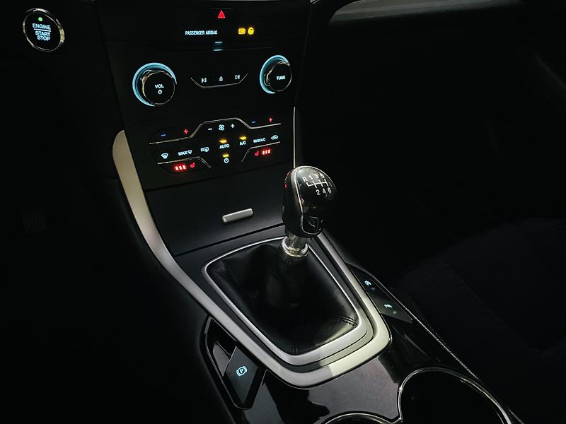Ford S-MAX 2.0TDCi MANUÁL SERVISKA TAŽNÉ - fotka 36 z 42