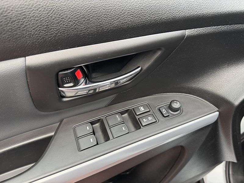 Suzuki SX4 S-Cross (2018) 1.4i BoosterJet AWD LED Navi - fotka 28 z 50
