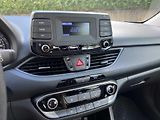Hyundai i30 1.5 DPi 81 kW 1.MAJ SERVISKA - náhled 13