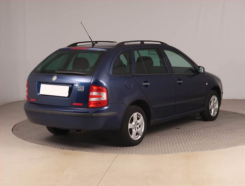 Škoda Fabia (2006) Ambiente 1.4 16V - fotka 5 z 16