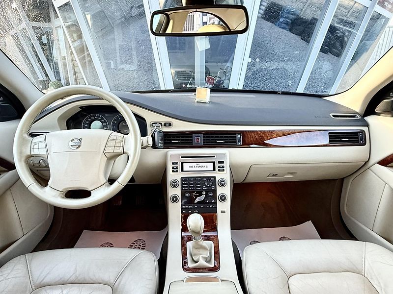 Volvo S80 2,5 Turbo REZERVACE - fotka 19 z 26