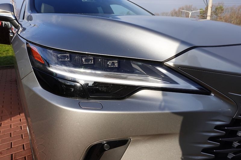 Lexus RX 350h Executive - fotka 36 z 36