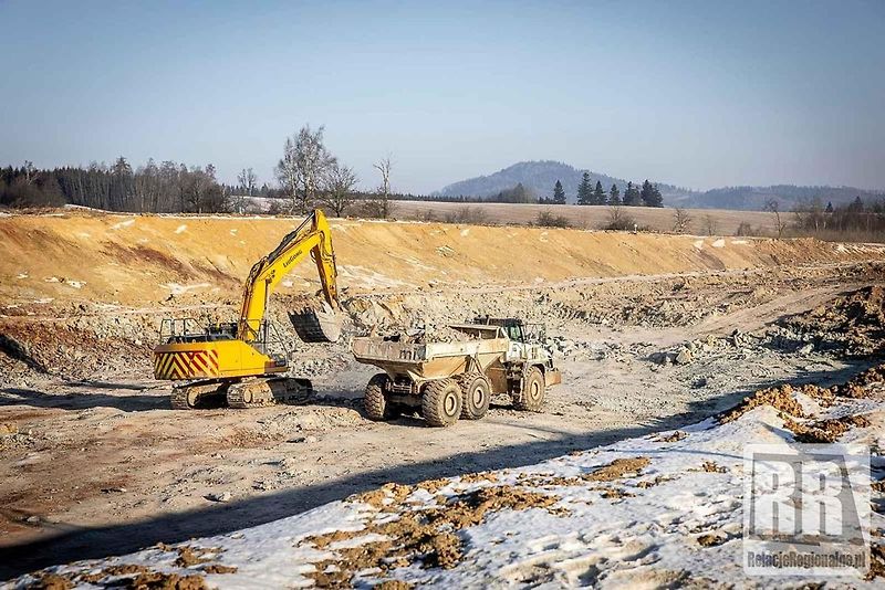 Stavba dálnice D11 u hranic s Polskem.