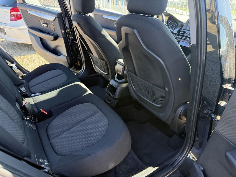BMW Řada 2 (2015) 1.5 100kw spotřeba 4.9L2 - fotka 42 z 49