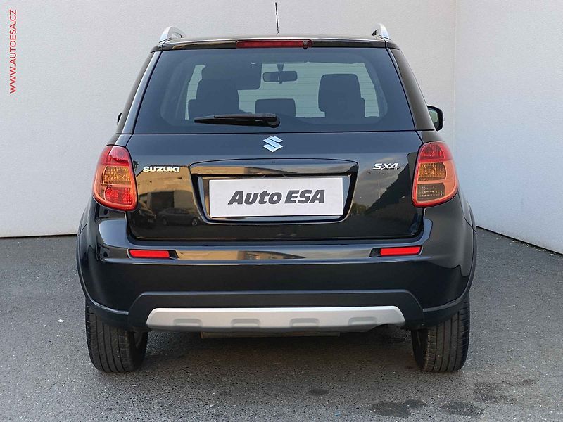 Suzuki SX4 (2013) 1.6 VVT, Style, navi, +kola - fotka 5 z 16