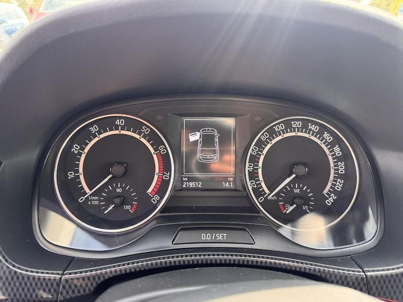 Škoda Fabia III MONTE CARLO, 1.0 TSi, 70kW - fotka 12 z 18