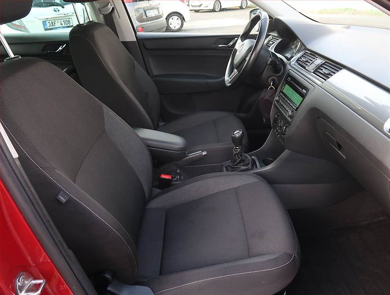 Škoda Rapid (2014) Ambition 1.2 TSI, Serv.kniha - fotka 9 z 17