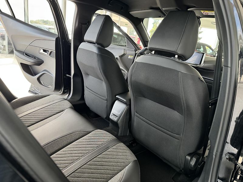 Peugeot 2008 1,2PT 130*AT8*Allure*Kamer*DPH - fotka 18 z 37