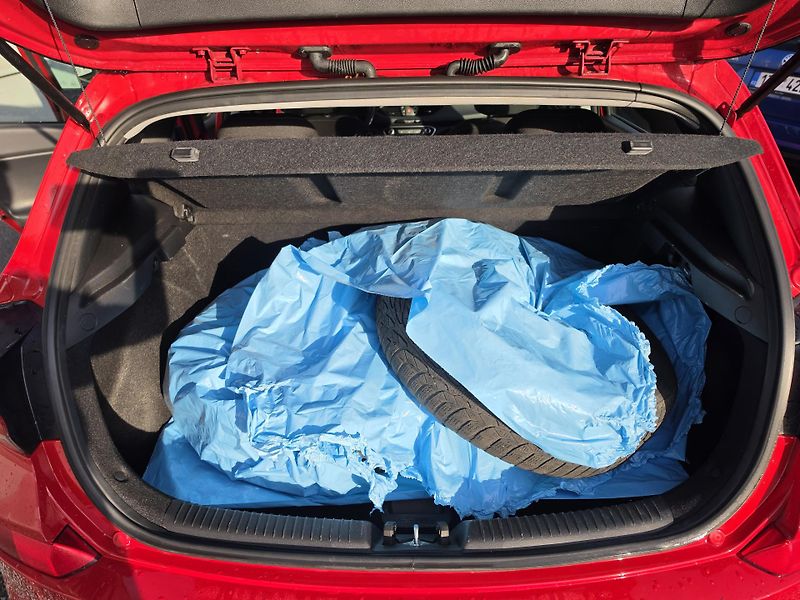 Hyundai i30 1.4 i atmosfera  - fotka 7 z 22
