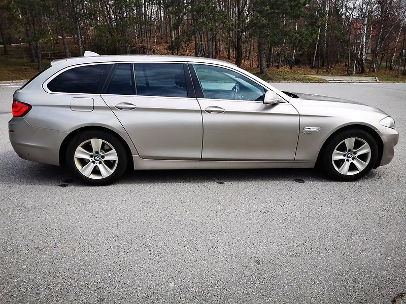 BMW Řada 5 530D XDRIVE TOURING F11 190kW - fotka 24 z 40
