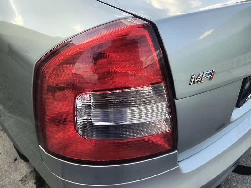 Škoda Octavia (2009) 1.6 MPi 75KW/AC/PC/PDC/TAŽNÉ - fotka 12 z 47