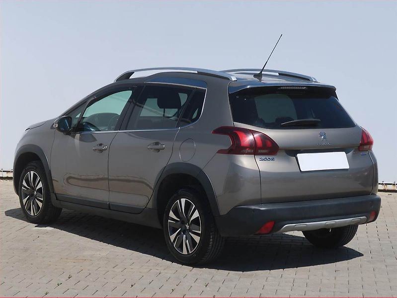 Peugeot 2008 (2017) 1.2 PureTech, Serv.kniha, Navi - fotka 4 z 13