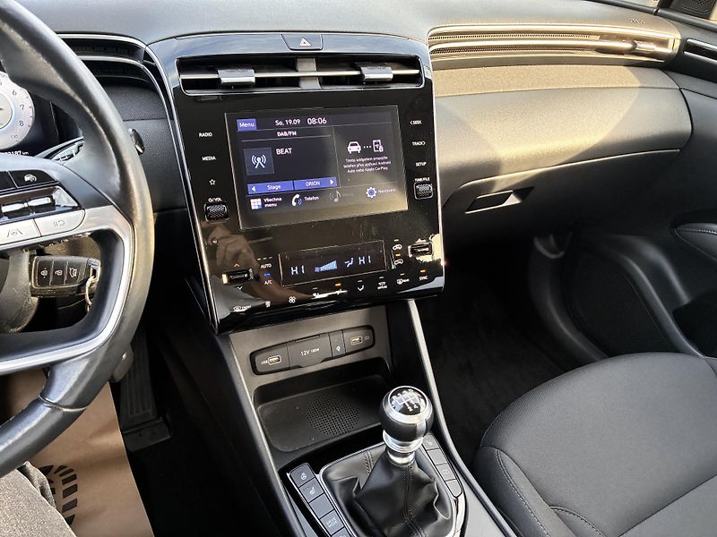 Hyundai Tucson 1,6T-GDi 110kW SMART REZERVACE - fotka 21 z 30