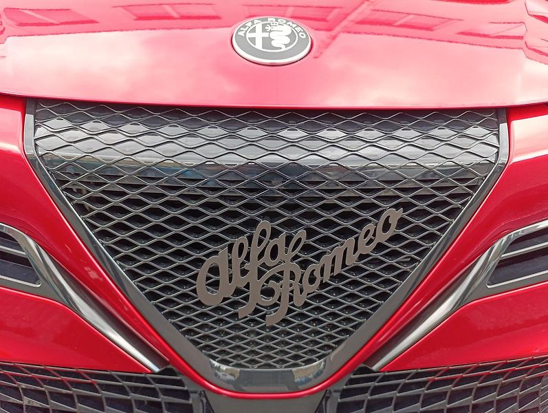 Alfa Romeo Junior (2026) Sport Speciale 1.2 Turbo Hybr. - fotka 11 z 34