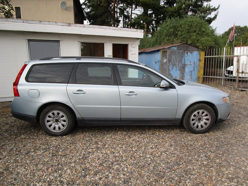 Volvo V70 2,4D-136KW - fotka 5 z 13
