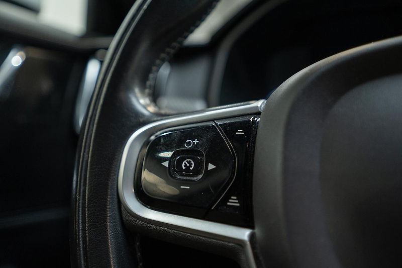 Volvo V90 Cross Country 2.0 140 kW - fotka 17 z 39