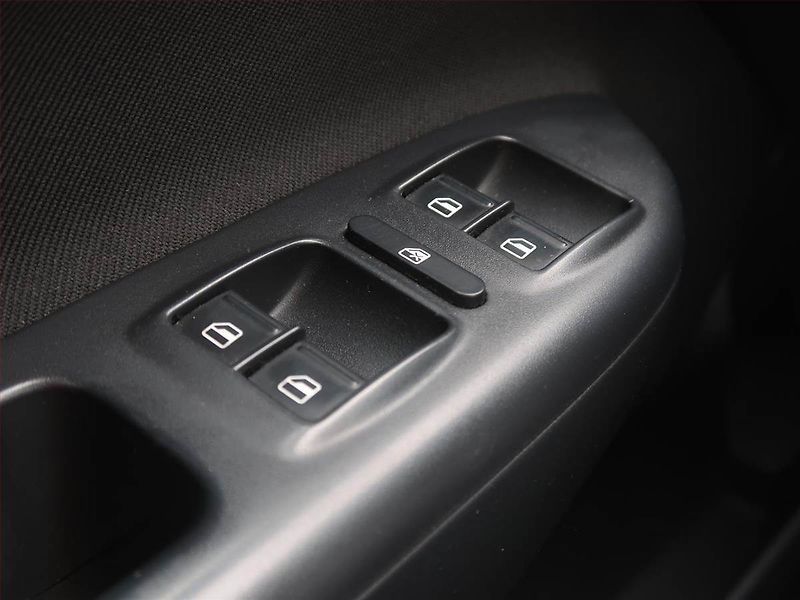 Škoda Octavia (2011) Ambition 1.6 TDI, Tempomat - fotka 15 z 15
