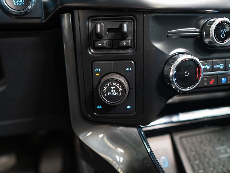 Ford F-150 (2024) 5.0 V8 Lariat, Lowered Edition - fotka 27 z 39
