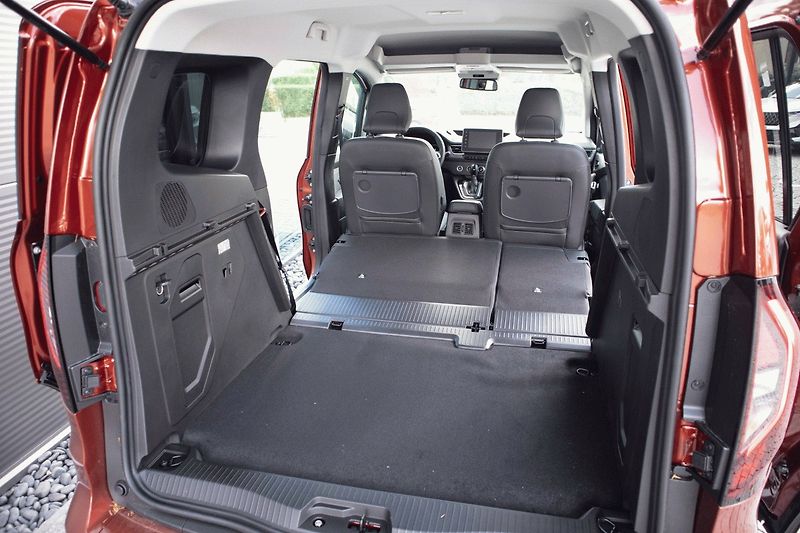 Renault Kangoo (2026) Techno TCe 130 EDC - fotka 13 z 37