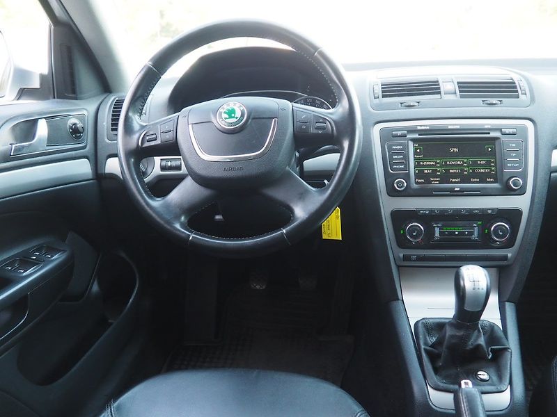 Škoda Octavia (2008) 2.0 TDI, 103 kW, 4x4, Style - fotka 17 z 38