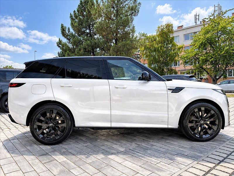 Land Rover Range Rover Sport (2026) 3,0 P460e DYNAMIC SE PHEV - fotka 10 z 35