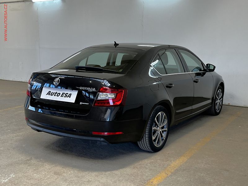Škoda Octavia (2019) 2.0 TSi, ČR, Style, DSG, LED - fotka 4 z 16