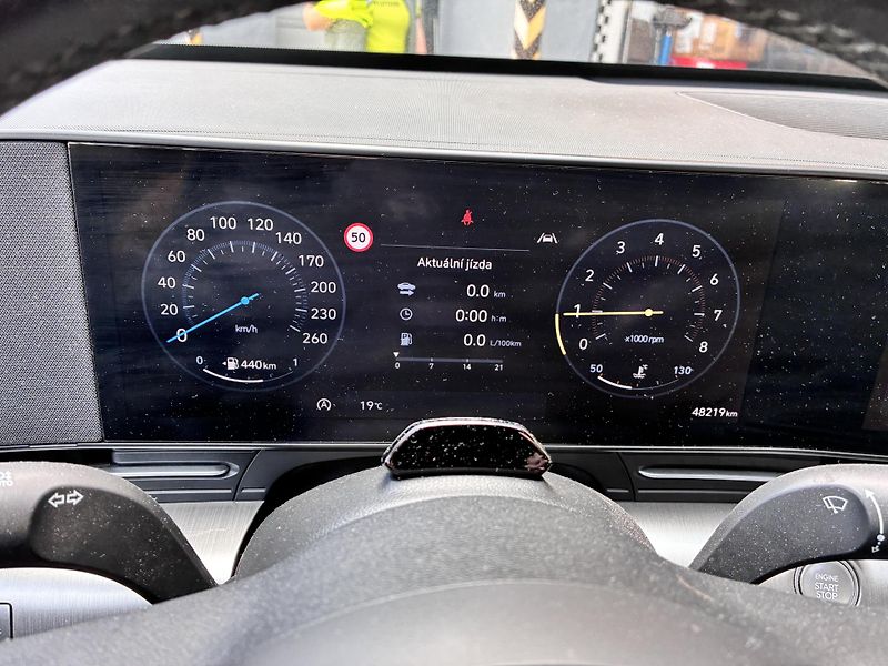 Hyundai Kona 1.0T-GDi 88kW SMART ZÁRUKA  - fotka 16 z 27