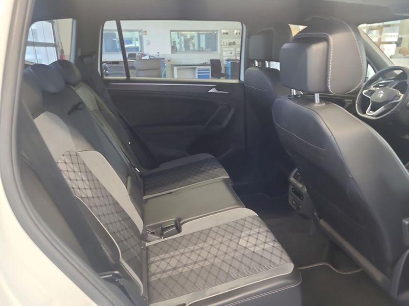 Volkswagen Tiguan Allspace 2,0 TDi/110kW 4x4 DSG R-Line - fotka 11 z 14