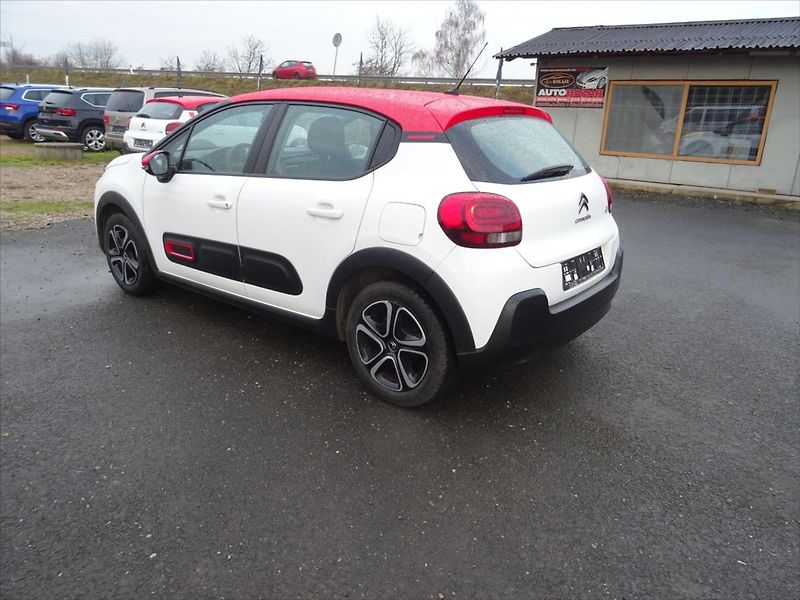 Citroën C3 1,2 PureTech 61 kW - fotka 7 z 28