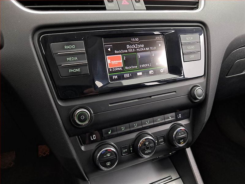 Škoda Octavia (2015) 1.6 TDI, Serv.kniha, Xenony - fotka 14 z 19