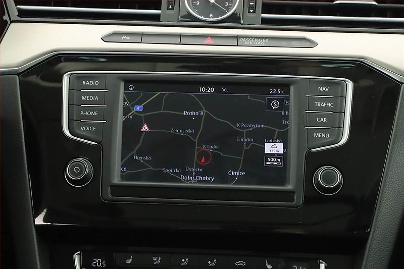 Volkswagen Passat (2016) 1.6 TDI, Kůže, Navi, Tempomat - fotka 13 z 16