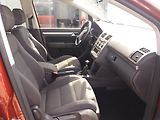 Volkswagen Touran 1.4TSi,103kW,7.MÍST,XENONY! - náhled 14